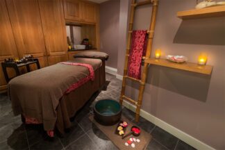 Rose Package for Two at The Oxfordshire Golf Hotel and Spa - Weekends
