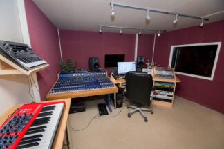Three Hour One to One Studio Engineering Course at Midi Madness