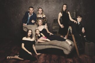 Family Photoshoot with a £50 off Voucher – UK Wide Special Offer