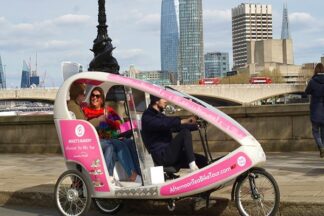 One Hour London Landmark Tour and Afternoon Tea for Two with Veluba