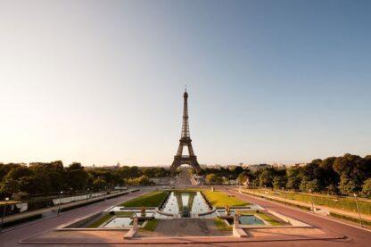 Guided Day Tour of Paris and Lunch at the Eiffel Tower for Two